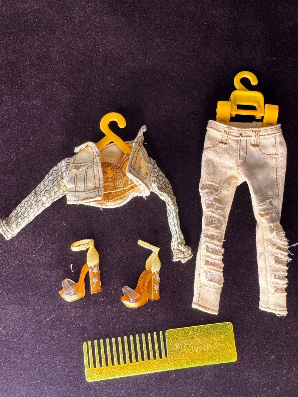 Rainbow High Doll Outfit Set - Yellow Jeans Jacket Shoes & Comb